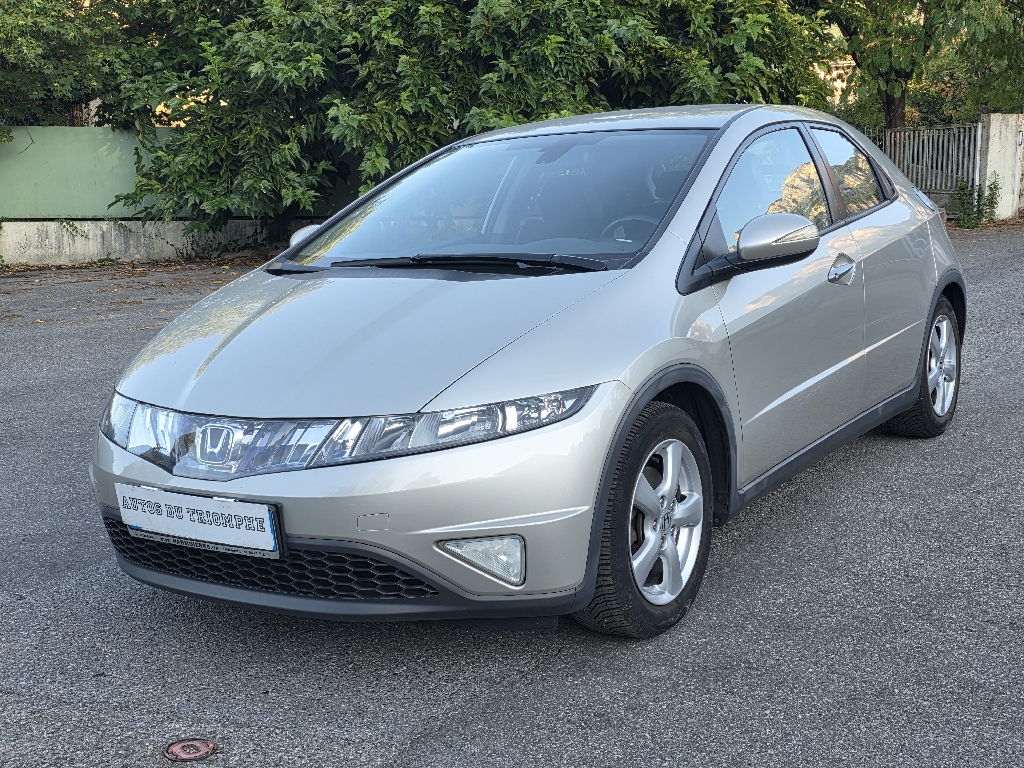 HONDA – CIVIC – Berline – Essence sans plomb – Beige métalique